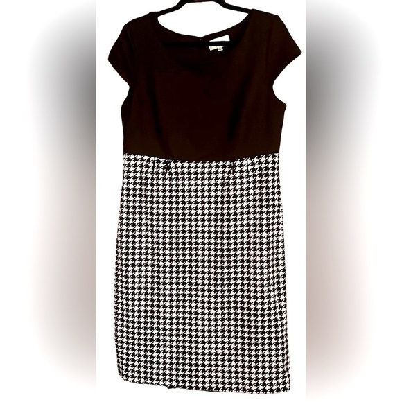 STUDIO I Black/White Houndstooth Pattern Cap Sleeve Knit Dress, Size 12, GUC. - Picture 1 of 10